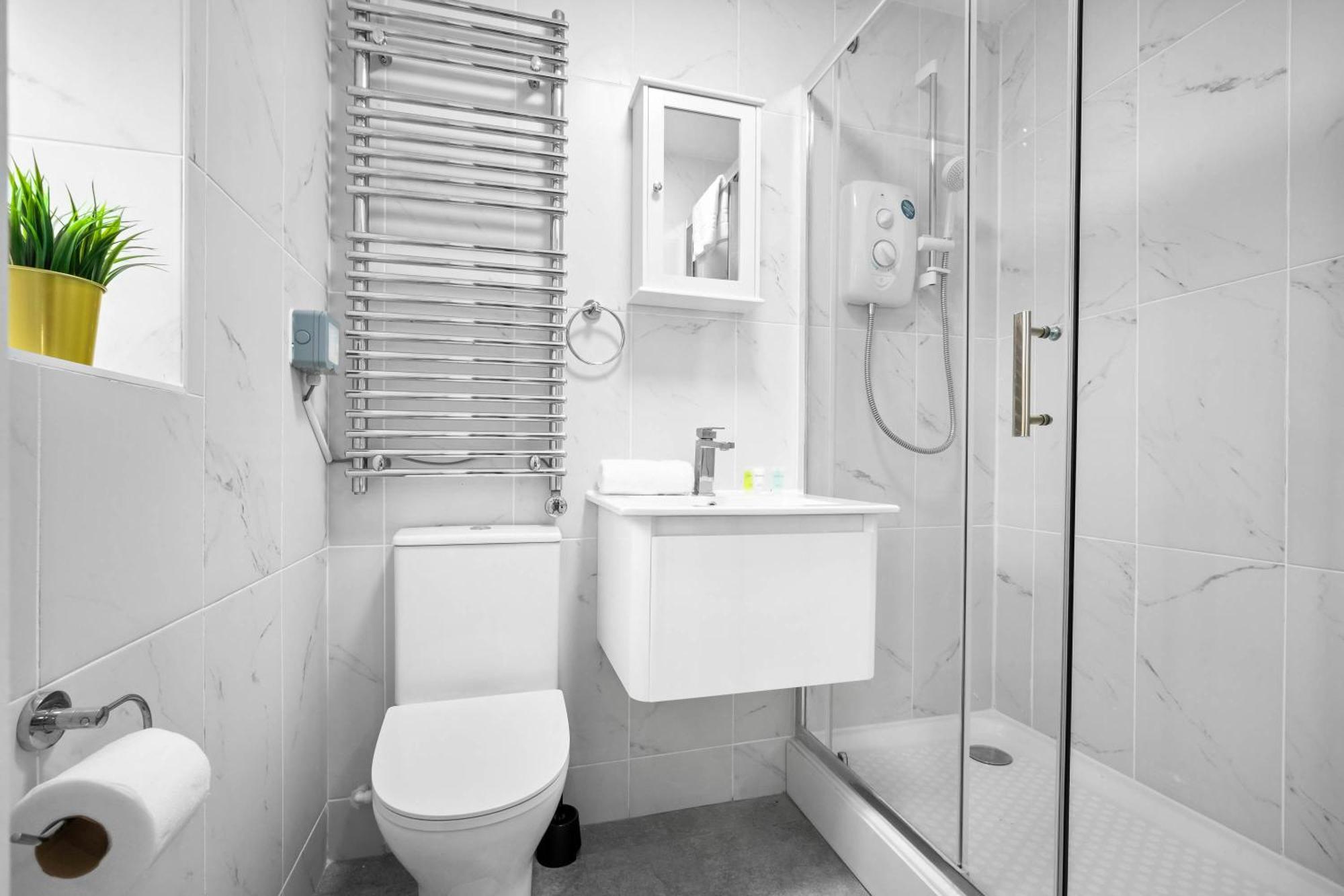 Luxury 3 Bedroom Apartment - Terrace - Near City Centre - Wifi - Smart Tv 1Mr Birmingham Exterior foto